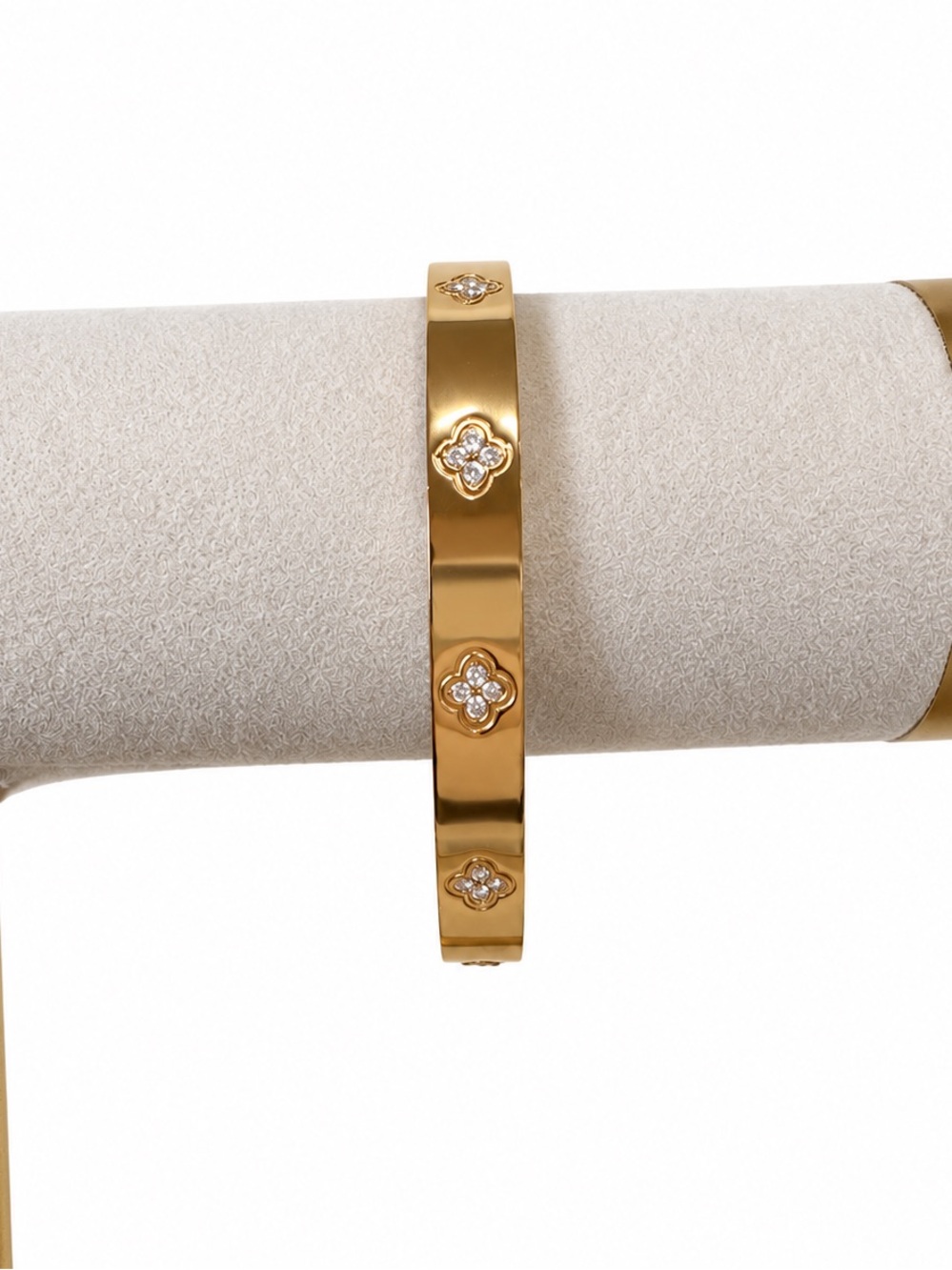 Clover Bangle Bracelet - Gold